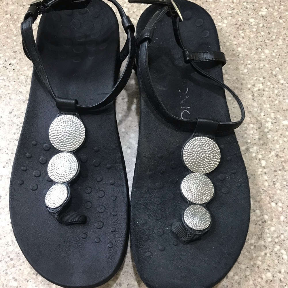 2 sets of Vionic Sandals, excellent condition.